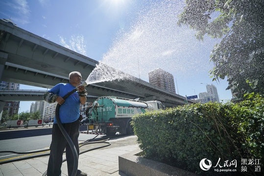 【图说】夏日那些坚守岗位的人们(2) 第2页