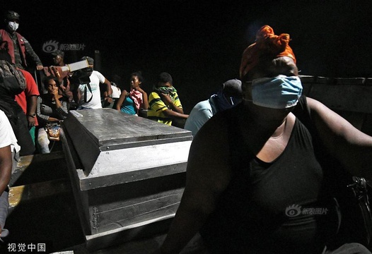 洪都拉斯一龙虾捕捞船倾覆致27人死亡 遇难者家属悲痛万分(2) 第2页
