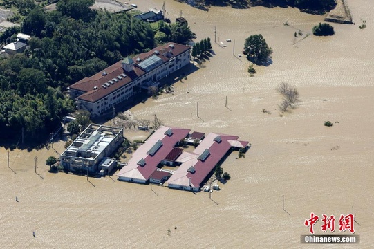 台风&quot;海贝思&quot;致日本数千住宅被淹 满目疮痍 第1页