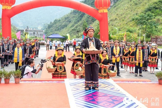 广西大化:祭祀始祖“密洛陀” 再现神秘布努瑶文化(10) 第10页