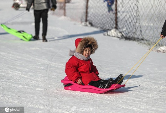 戏雪乐、乐戏雪 沈阳市民户外参与各项趣味冰雪娱乐项目(7) 第7页