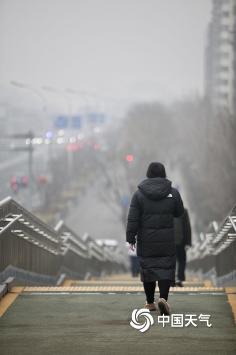 北京今晨能见度不佳 部分路段拥堵(3) 第3页