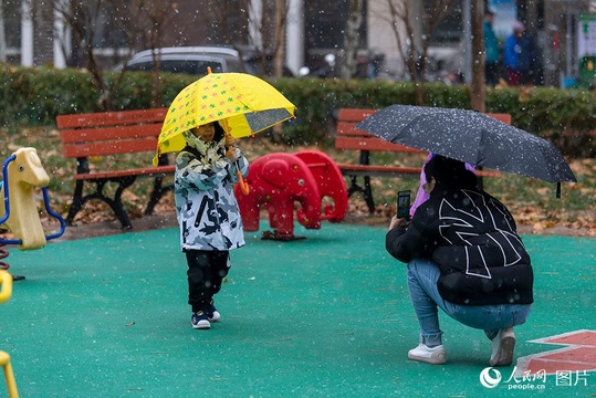 北京迎来今冬初雪 第1页