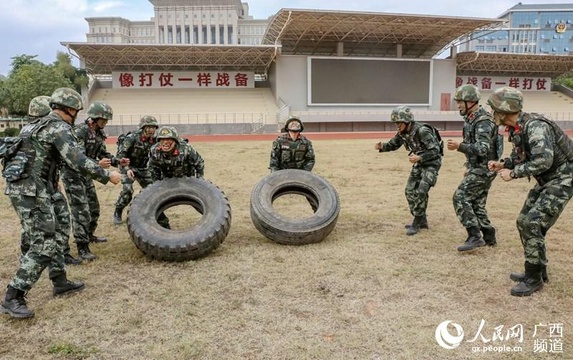 广西南宁:武警官兵开展强化训练 锤炼过硬本领(6) 第6页