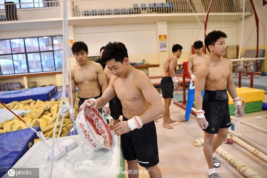 台上一分钟台下十年功 探访体操选手备战全运会(13) 第13页