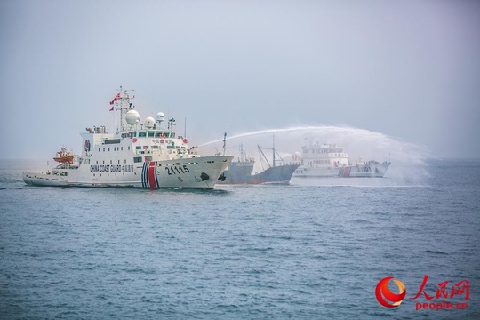 中国海警系列专项执法行动 保障海上安全稳定 第1页