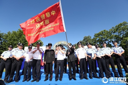 中意警方联合巡逻 意大利警察亮相杭州(10) 第10页