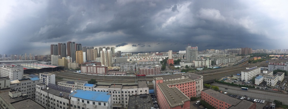 黑云压城 疾风骤雨将袭沈 第1页