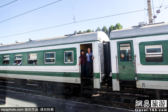 实拍朝鲜绿皮火车 他们生活在中国的过去 第1页