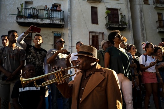 古巴哈瓦那爵士音乐节举行 街头现狂欢热潮 第1页