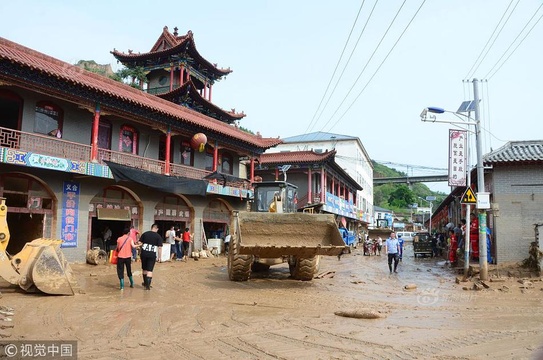 陕西榆林绥德县遭遇暴雨袭击 店铺被洪水卷走(4) 第4页