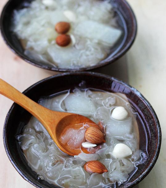 么杏仁汤做?怎耳银