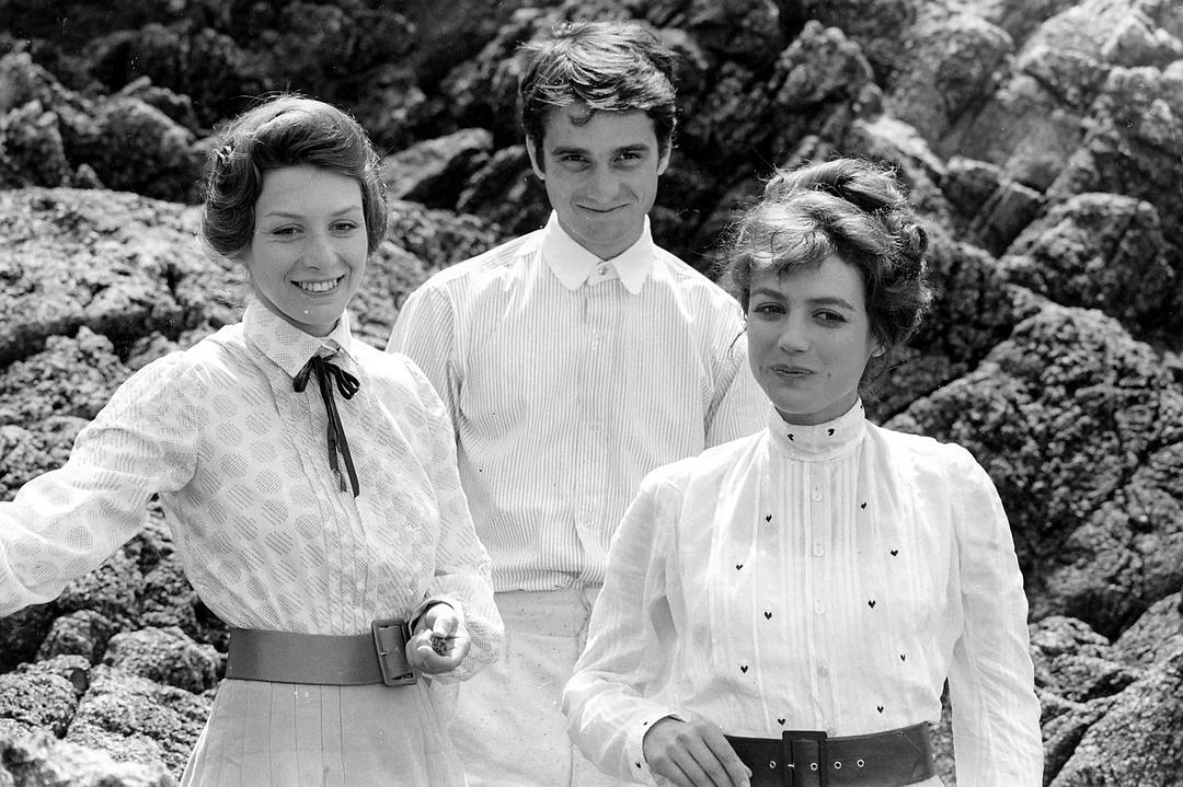 电影《两个英国女人和一个法国男人》BD高清