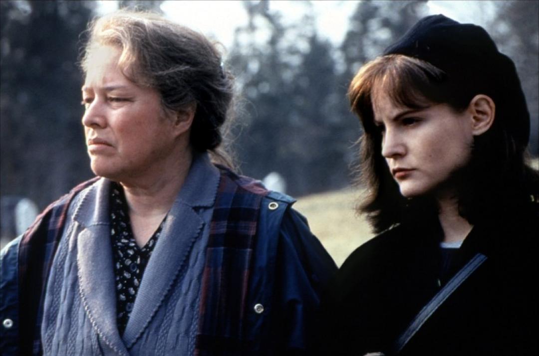 《热泪伤痕》-高清电影-完整版在线观看