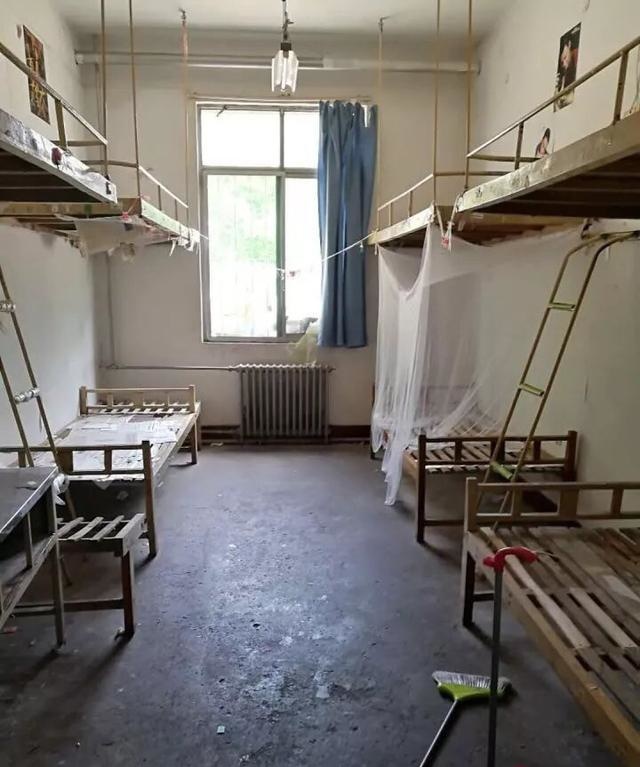 中国宿舍最破烂的大学合集网友笑出了声