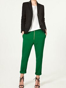 绿色裤子配什么颜色上衣好看 绿色裤子配什么颜色上衣