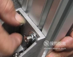 铝型材架子安装面板 铝型材架子使用角件怎么安装