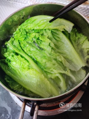 家常蚝油生菜 每日一食：五分钟上桌的『蚝油生菜』。