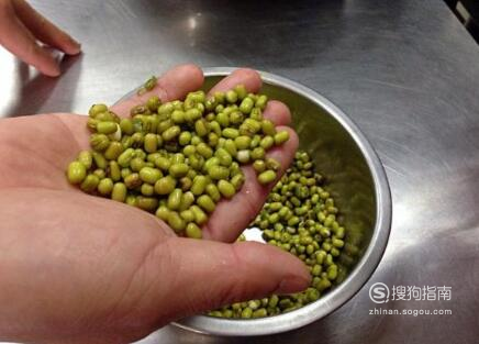 怎样更简单地将绿豆去皮？
