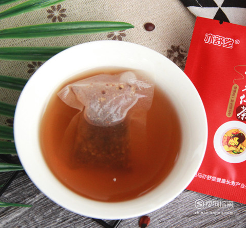 百合枣仁茯苓茶能治重度失眠 百合松苓茶为什么可以调理失眠