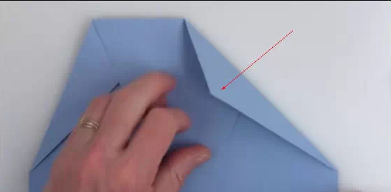 怎么折纸飞机飞的最远滑的最远? 怎么折纸飞机飞的最远